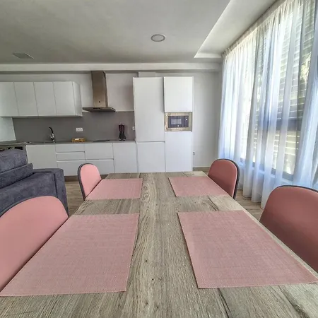 Apartment By Playa De Canteras